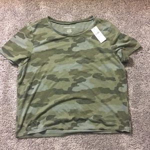 Cropped American Eagle camo T, NWT!